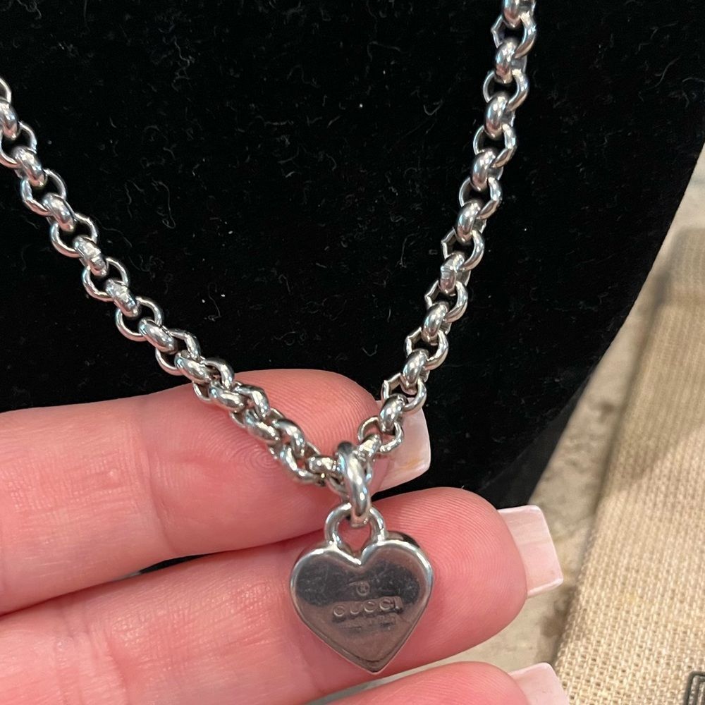 Gucci silver heart necklace